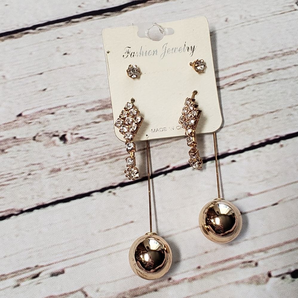 🌺 4/$20 Gold tone earrings set